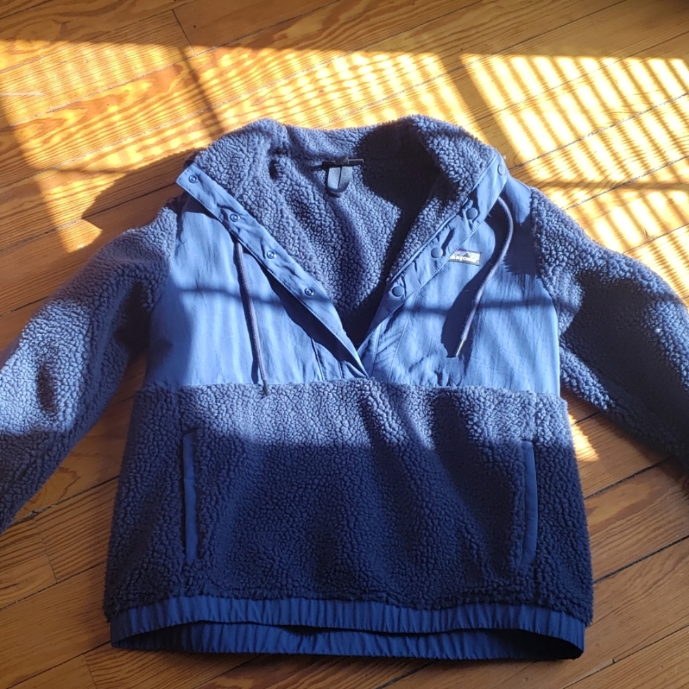 Patagonia pullover jacket